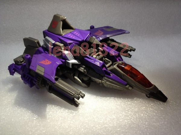 In Hand Imges Of Transformers Generations TG 18 Skywarp Images From Takara Tomy  (4 of 5)